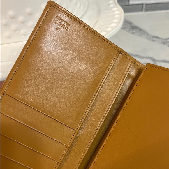 Gucci Beige Brown Monogram Continental Wallet with Mustard Trim - Picture 4 of 7